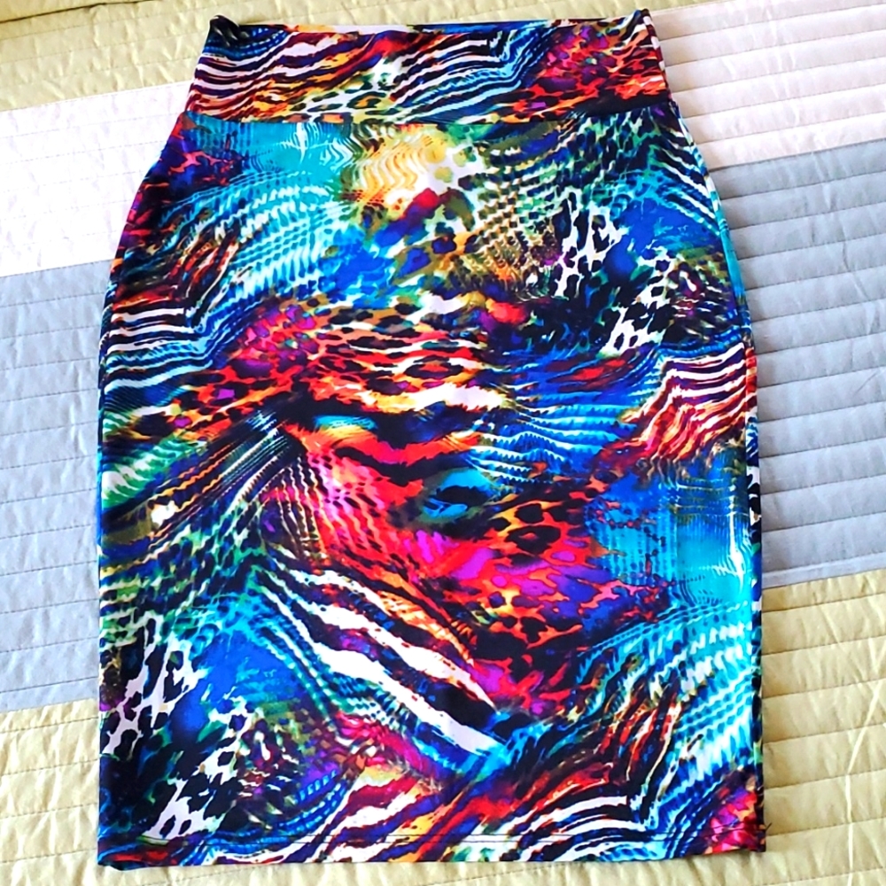 **buy 2 get 1 free** XS wild print pencil skirt